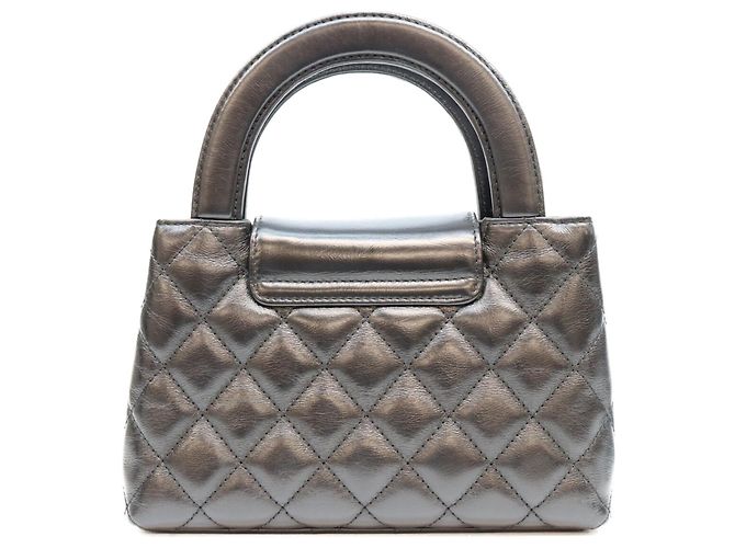 Timeless Borsa a tracolla mini Chanel AS4416 in pelle di vitello matelassé Nero - vista 3