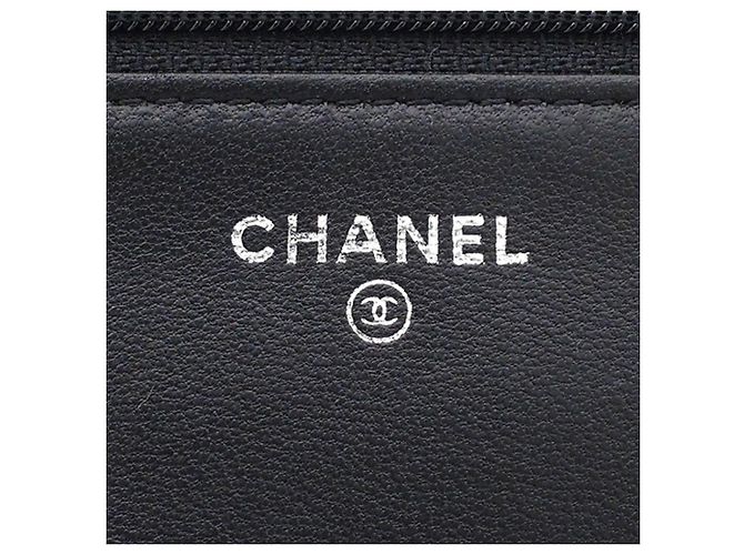 Borsa a tracolla Chanel CC Embossed Lambskin Camellia Wallet On Chain Nera Nero - vista 6