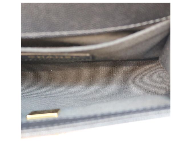 Borsa a tracolla Chanel Boy in nero - vista 12