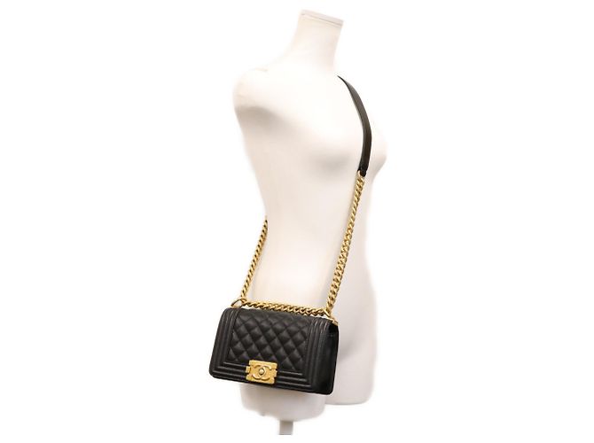 Borsa a tracolla Chanel Boy in nero - vista 13
