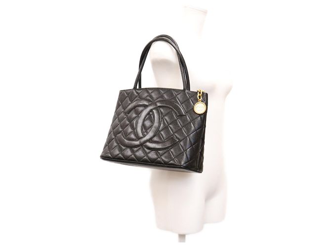 Borsa Tote Chanel Reissue in pelle caviar nera Nero - vista 13