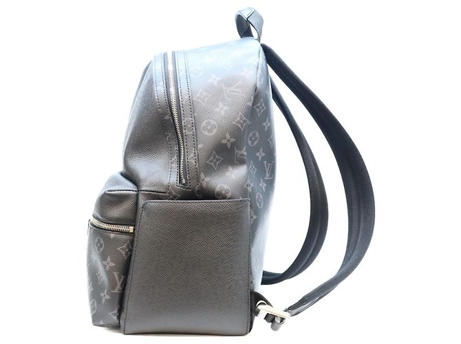 Zaino Louis Vuitton Taigarama Monogram Discovery PM Nero - vista 2