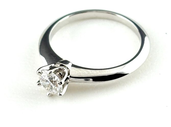 Anello fede in platino e diamanti Tiffany & Co. - vista 3