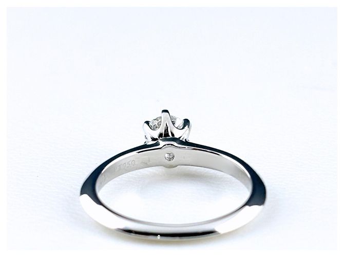 Anello fede in platino e diamanti Tiffany & Co. - vista 5