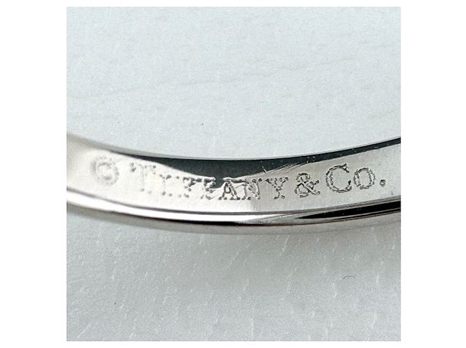 Anello fede in platino e diamanti Tiffany & Co. - vista 7