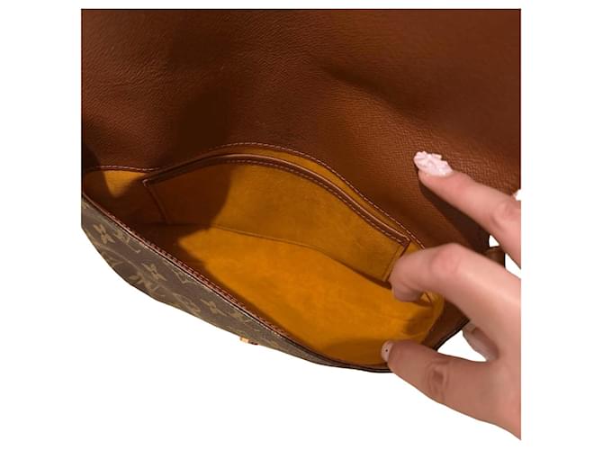 Louis Vuitton Musette Beige D'oro - vista 3