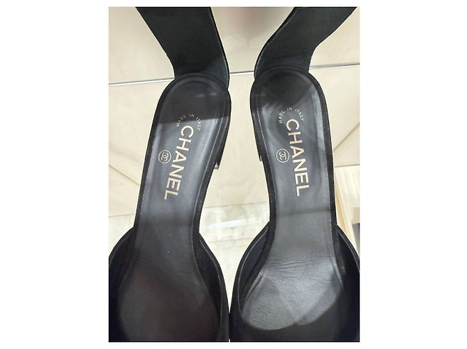 Chanel Black Suede CC Ankle-Strap Pumps Size 41C Pre-owned - view 5