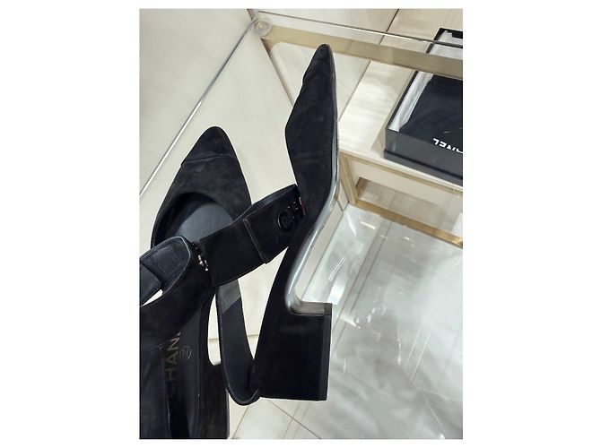 Chanel Black Suede CC Ankle-Strap Pumps Size 41C Pre-owned - view 9