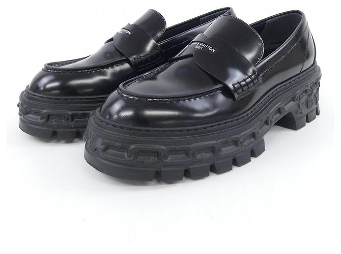 Mocassini Louis Vuitton LV Record Line in vitello lucido Nero - vista 3