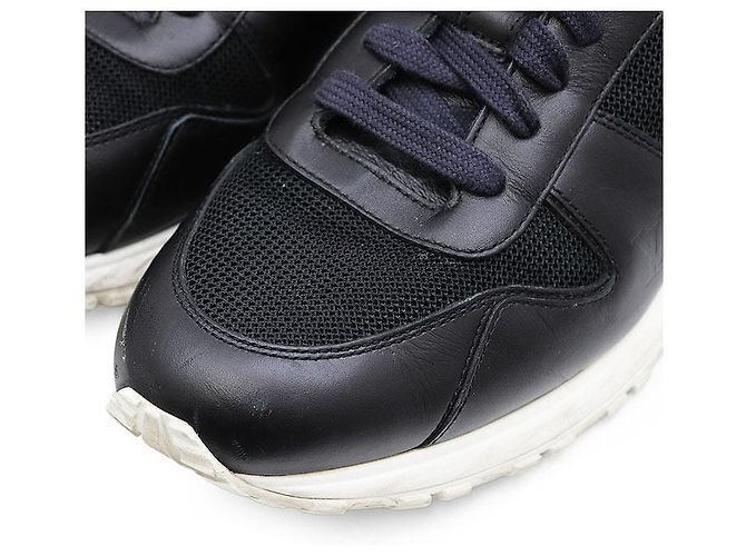 Sneakers Louis Vuitton Run Away Line in pelle e mesh Nero - vista 2