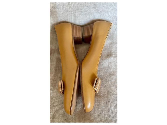 Décolleté Salvatore Ferragamo Vara Bow - Camel Cammello - vista 14