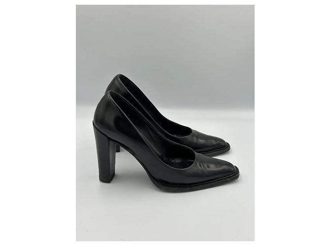 Prada Pumps aus schwarzem Leder mit Blockabsatz - Ansicht 4