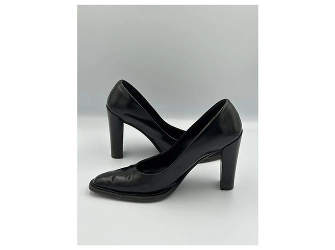 Prada Pumps aus schwarzem Leder mit Blockabsatz - Ansicht 6