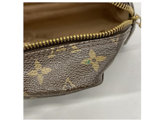 Bolso Louis Vuitton Monogram Toilette 28 Castaño - vista 7