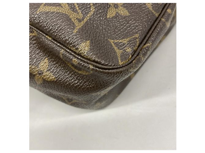 Bolso Louis Vuitton Monogram Toilette 28 Castaño - vista 8