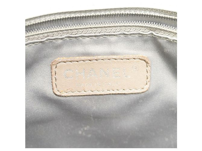 Timeless Borsa Tote Chanel in vitello grana bianca Bianco - vista 5