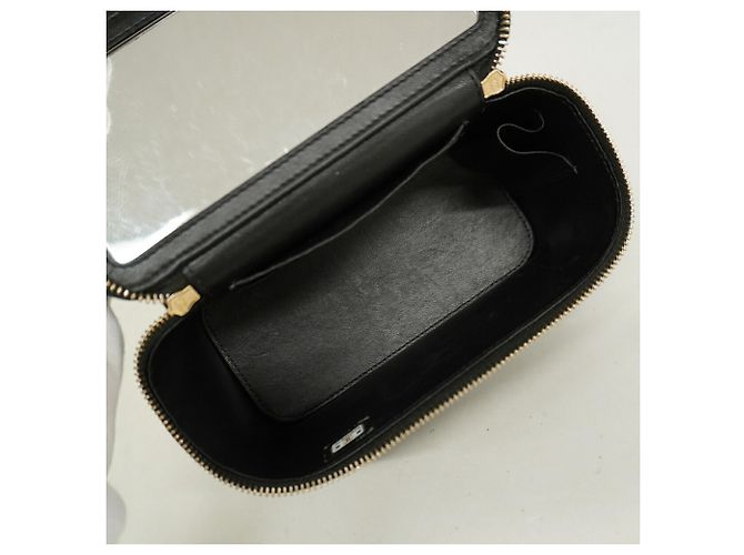 Borsa Vanity Chanel in pelle d'agnello nera Nero - vista 4