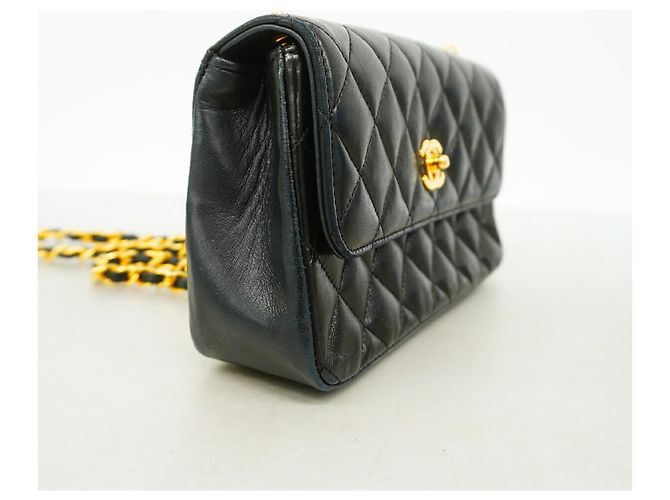 Borsa a tracolla con catena Chanel Matelassé Nero - vista 2