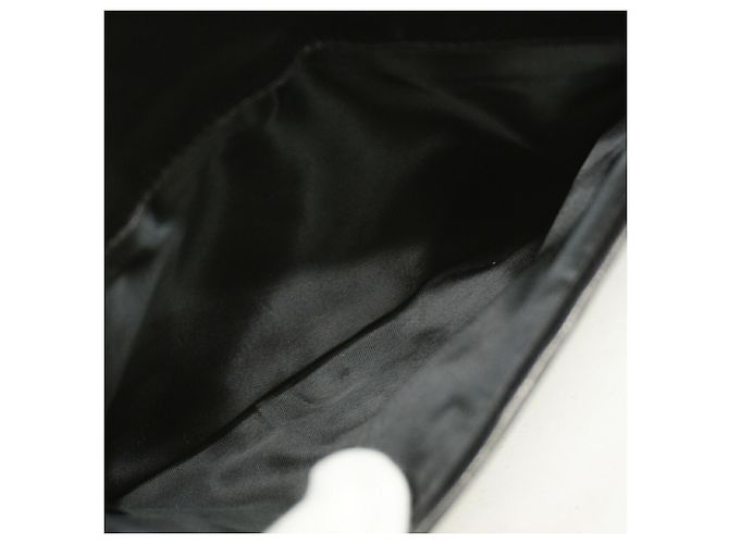 Timeless Borsa a tracolla Chanel Matelassé in pelle di agnello nera Nero - vista 9
