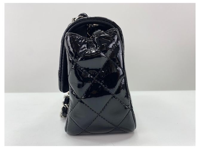Borsa a tracolla Chanel Mini Matelassé, Black Nero - vista 3