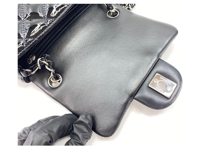 Borsa a tracolla Chanel Mini Matelassé, Black Nero - vista 9