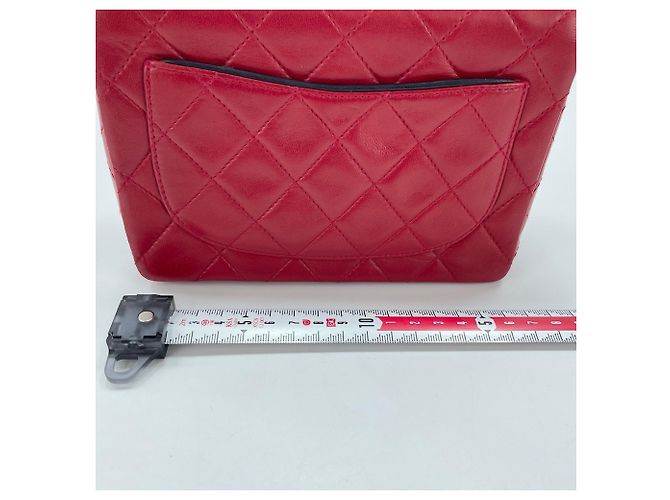 Borsa a tracolla Chanel Mini Matelassé in rosso - vista 4