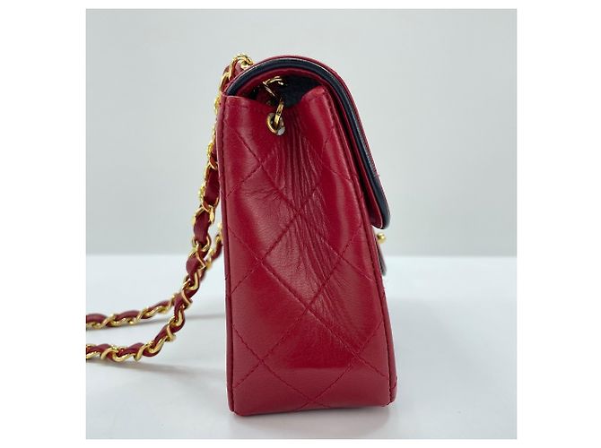 Borsa a tracolla Chanel Mini Matelassé in rosso - vista 6