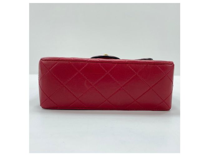 Borsa a tracolla Chanel Mini Matelassé in rosso - vista 7