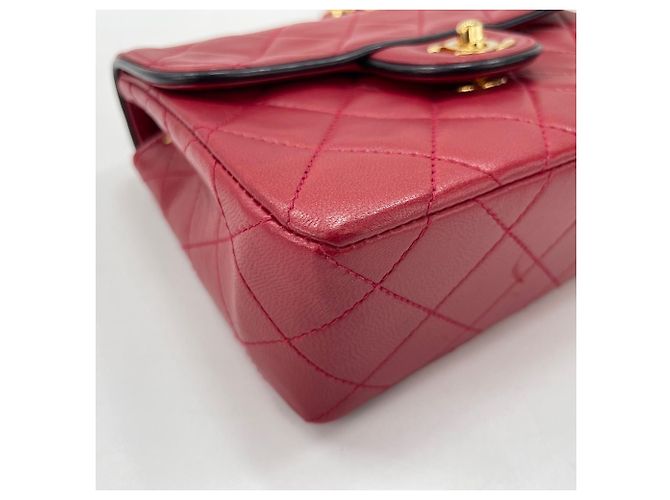 Borsa a tracolla Chanel Mini Matelassé in rosso - vista 8