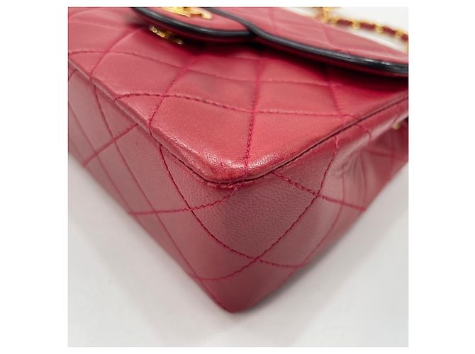 Borsa a tracolla Chanel Mini Matelassé in rosso - vista 9