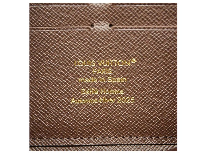 Carteira Zippy Landscape Monogram Louis Vuitton Marrom - vista 4