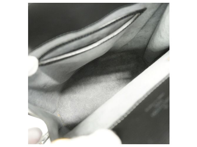 Borsa a tracolla Louis Vuitton Epi Cluny Nero - vista 4
