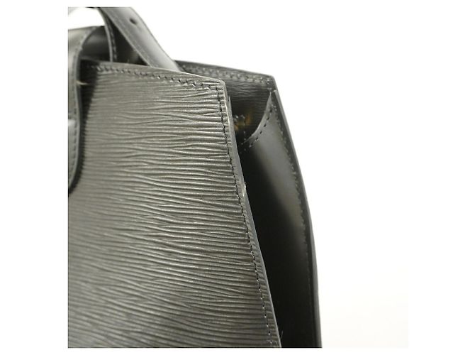 Borsa a tracolla Louis Vuitton Epi Cluny Nero - vista 7