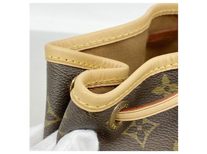 Noe Borsa a tracolla Louis Vuitton Monogram Petit Noé Marrone - vista 8