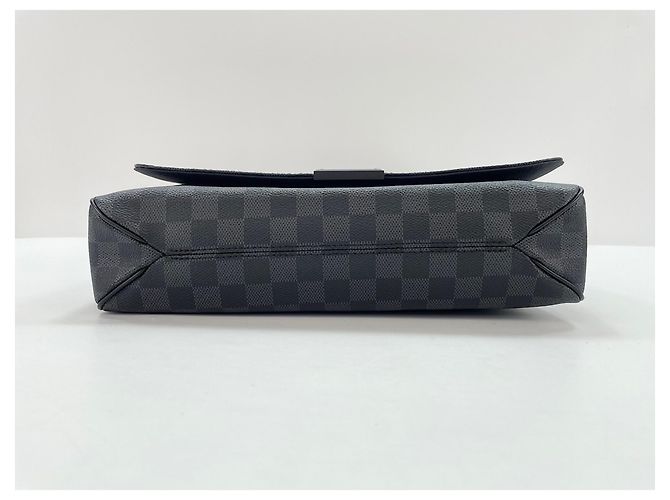 Borsa a tracolla Louis Vuitton District Nero - vista 5