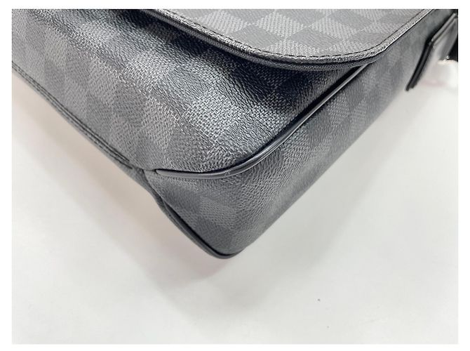 Borsa a tracolla Louis Vuitton District Nero - vista 7