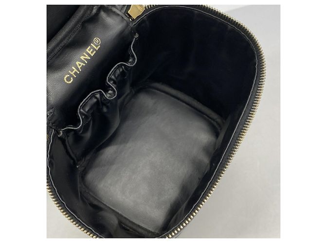 Borsa Vanity Chanel in pelle di vitello martellata nera Nero - vista 4