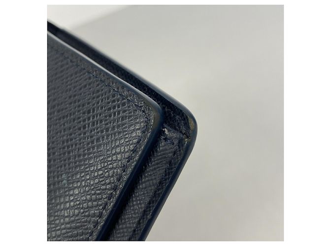Louis Vuitton Taiga Portefeuille Brazza Long Wallet Blu navy - vista 6