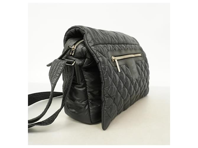 Borsa a tracolla Chanel Coco Cocoon in nylon Nero - vista 2