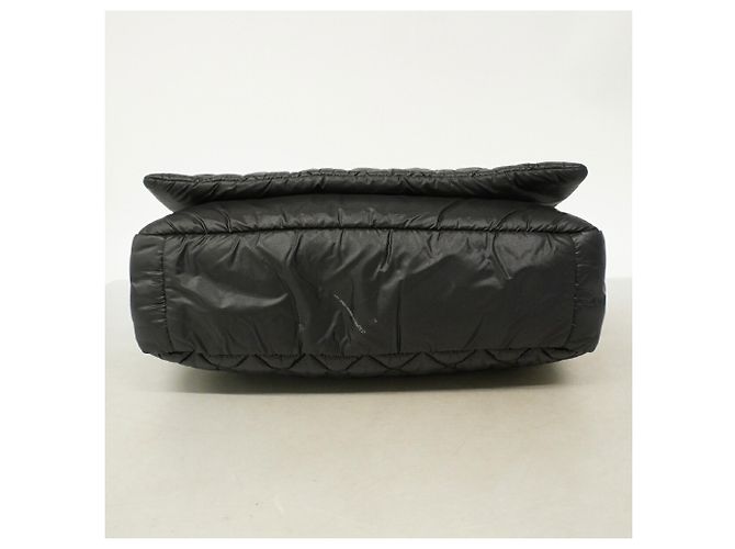 Borsa a tracolla Chanel Coco Cocoon in nylon Nero - vista 3