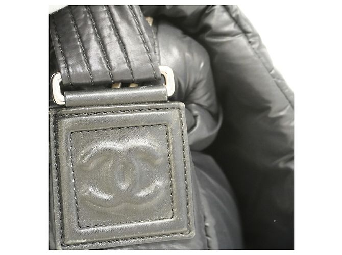 Borsa a tracolla Chanel Coco Cocoon in nylon Nero - vista 7