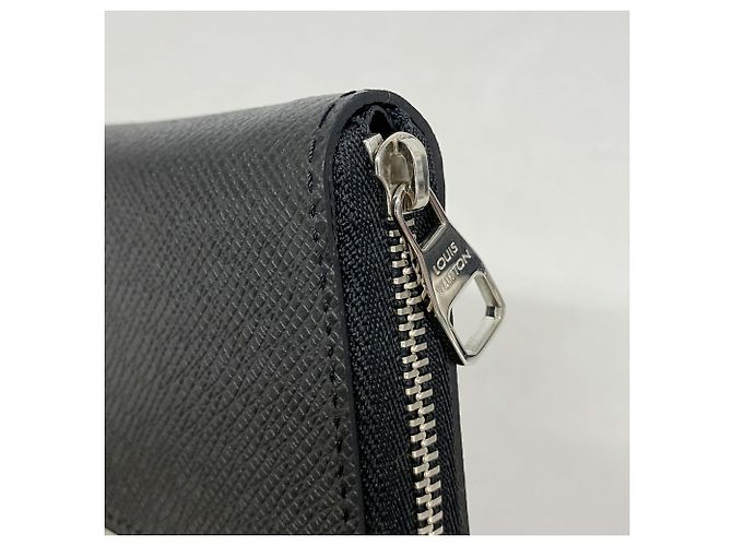 Louis Vuitton Taiga Zippy Münzbeutel Grau - Ansicht 5