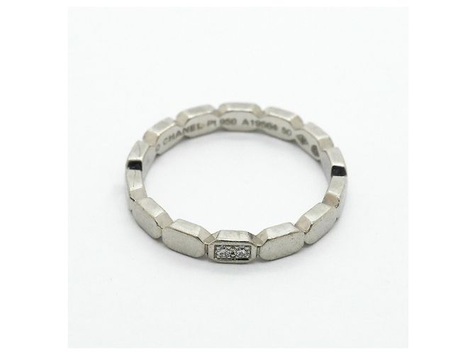 Chanel Première Promesse Platinum Band Ring - view 3