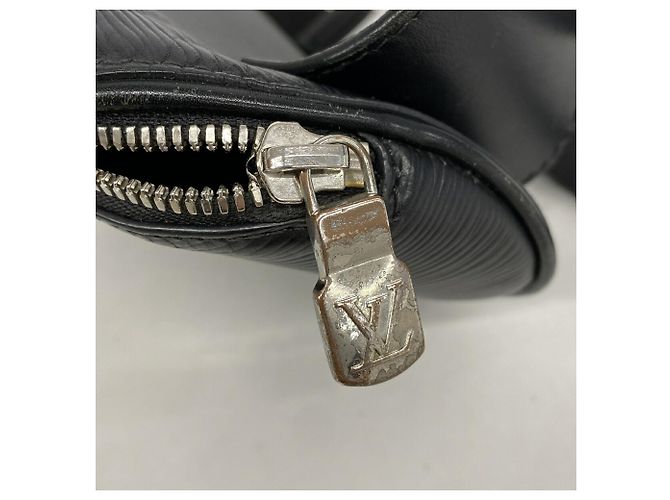 Borsa a tracolla Louis Vuitton Epi LV Circle Nero - vista 8