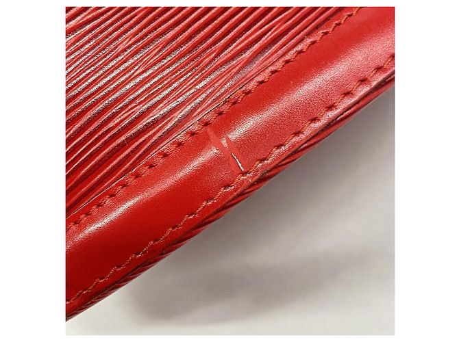 Borsa a tracolla Louis Vuitton Epi Saint Jacques Rosso - vista 7