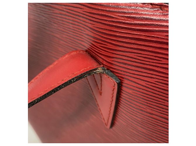 Borsa a tracolla Louis Vuitton Epi Saint Jacques Rosso - vista 9