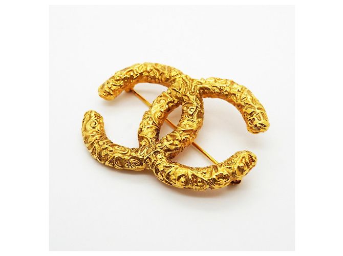 Spilla Chanel placcata oro con logo Coco e motivo lava D'oro - vista 2