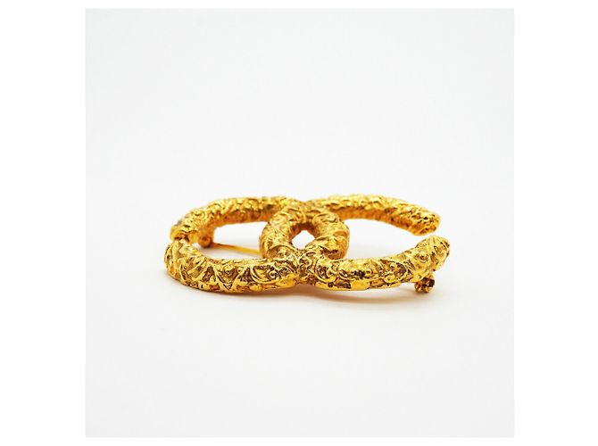 Spilla Chanel placcata oro con logo Coco e motivo lava D'oro - vista 3