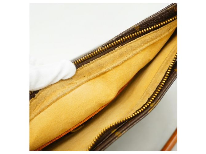 Borsa a tracolla Louis Vuitton Monogram Looping GM Marrone - vista 10