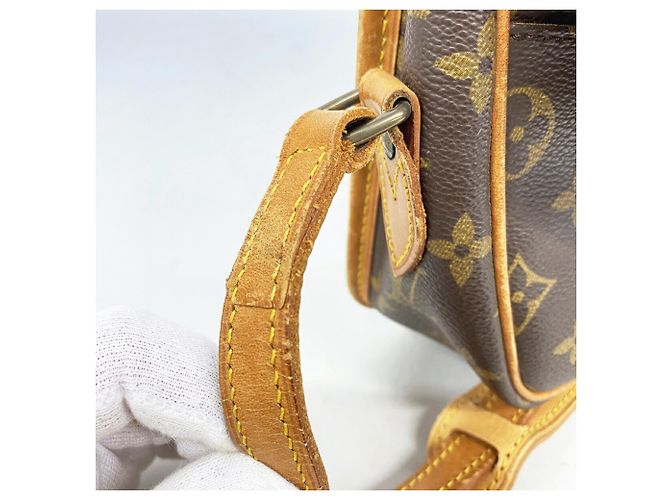 Borsa a tracolla Louis Vuitton Monogram Gibeciere PM Marrone - vista 11